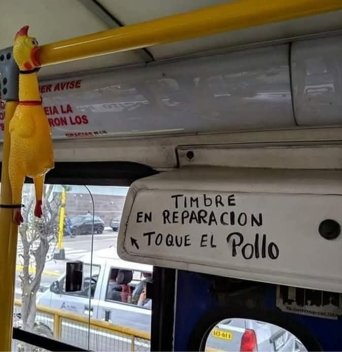 lh_fich's tweet photo. Vengo a reclamar la soberanía peruana (?) sobre esta foto.
Por años, se ha dicho que es Argentina o lo que es peor, México. Pero esta foto tiene casi diez años y se tomó en Lima, Perú.

En esta versión se puede ver el sticker de Marca Lima, proyecto fotográfico. https://t.co/yjVblhJ1LB