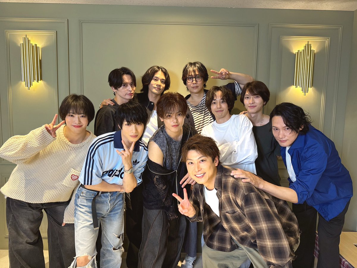 shoya_munakata's tweet photo. えへへ

楽しかった☺︎

#ヘタミュ https://t.co/tHNQRMYIoD
