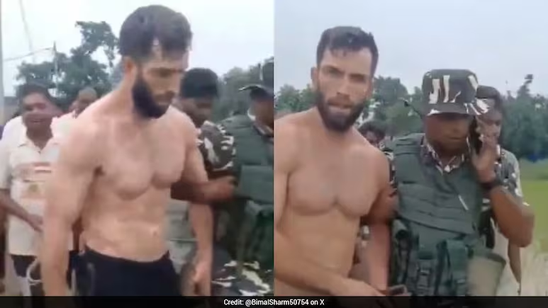 NDTVWorld's tweet photo. US Man Caught Near Nepal Border With No Passport Claims Navy Past
https://t.co/8vbBhn7onr https://t.co/sUP9bChNDO