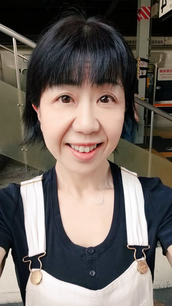 ayamidegozaru's tweet photo. 今朝は三味線のお稽古でした。
LIVEに出て「三味線頑張ろう！」と決意して迎えた今日。
いきなり電車が止まって、その間ずっと「お昼はうどんかな？夏やし冷麺かな？」と考えていたから、やる気が食べる気に変換されました😆
ということで、奥様の冷麺、美味しかったです🥰 https://t.co/ftRTKchdnF