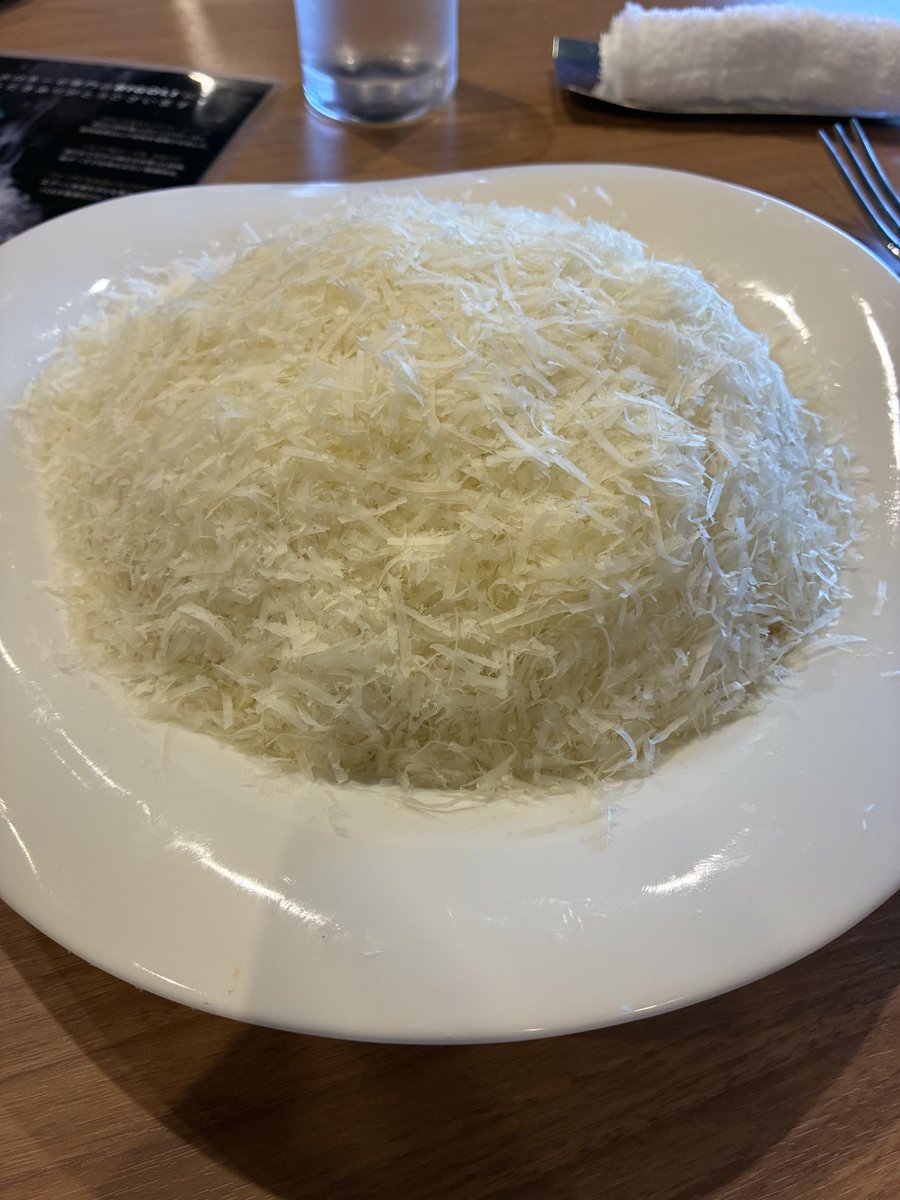 wakabamaku777's tweet photo. 今回紹介するのは…若葉マークの地元

さいたま市にある

めっちゃマニアックなお店

日本初

#ボロネーゼ専門店

#BIGOLI

さんへ

チーズ大好き若葉マーク🔰

山盛り真っ白なチーズと

モチモチとした生パスタの食感がサイコー🍝

赤ワインとかも種類多いオシャレな

お店でした♪ https://t.co/sc79cP48tF
