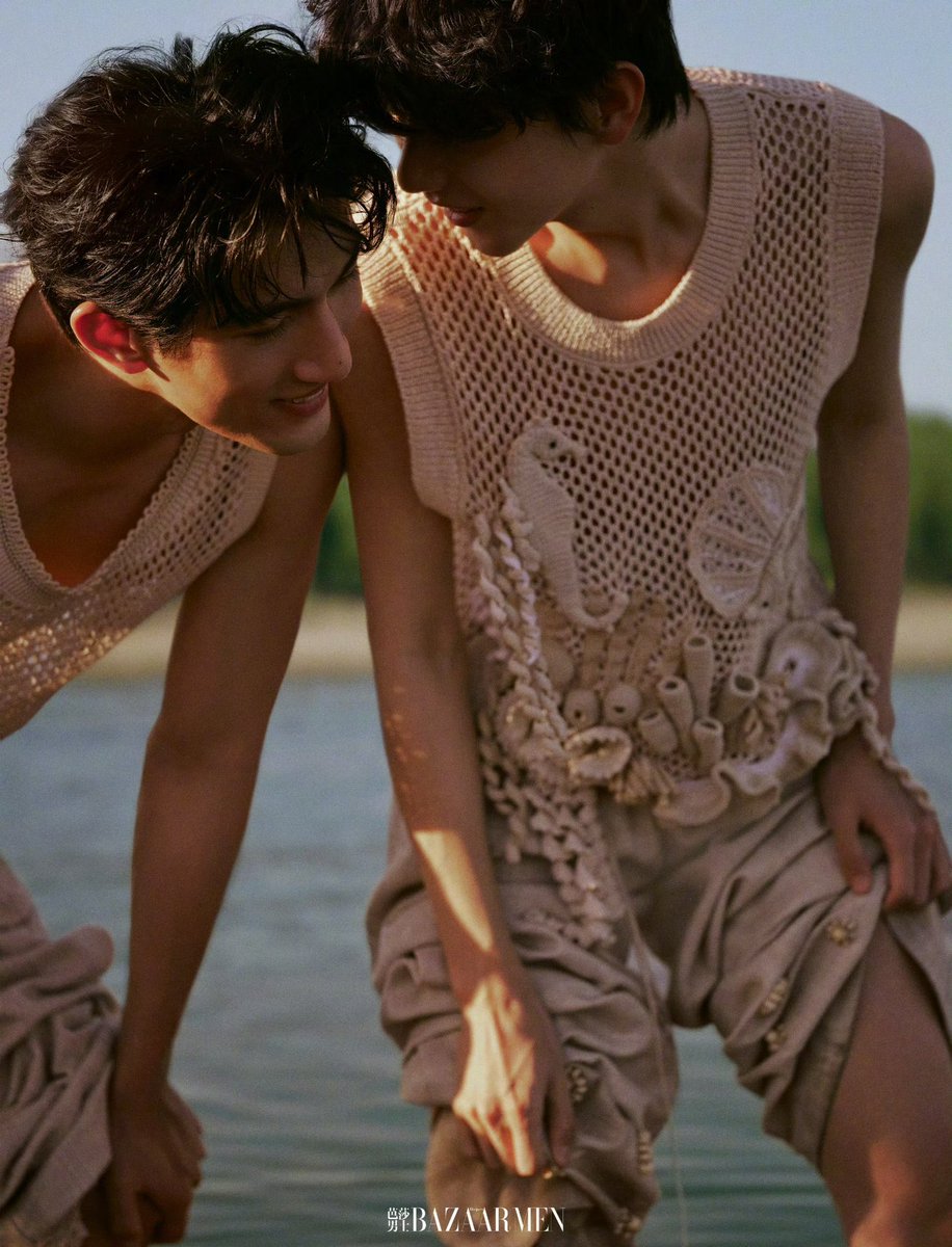 juu_movecp's tweet photo. 身長はさほど変わらないのにスタイルが全く違うふたり。どちらにも堕ちちゃった珍しいCP
bazzar men cut
#aylio #政瞳 https://t.co/PFXP4wIN9E
