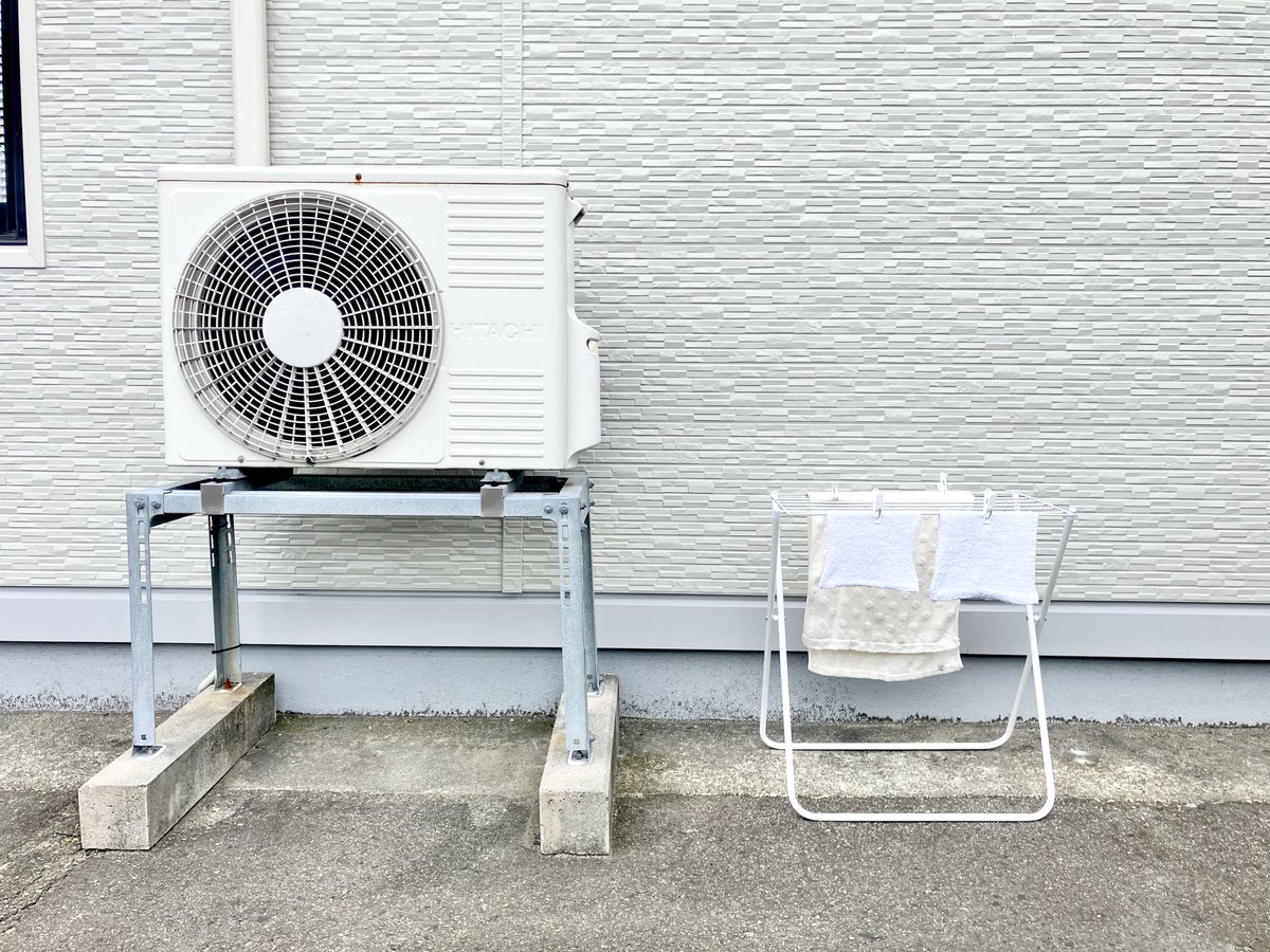 anshingroup's tweet photo. 本日も暑いです。
毎日こんな投稿ばかりですみません。
こまめに水分補給をしましょう。
体調には充分にお気をつけください。

#富山　#保険　#水分補給　#夏 https://t.co/Qpk8r05zfC