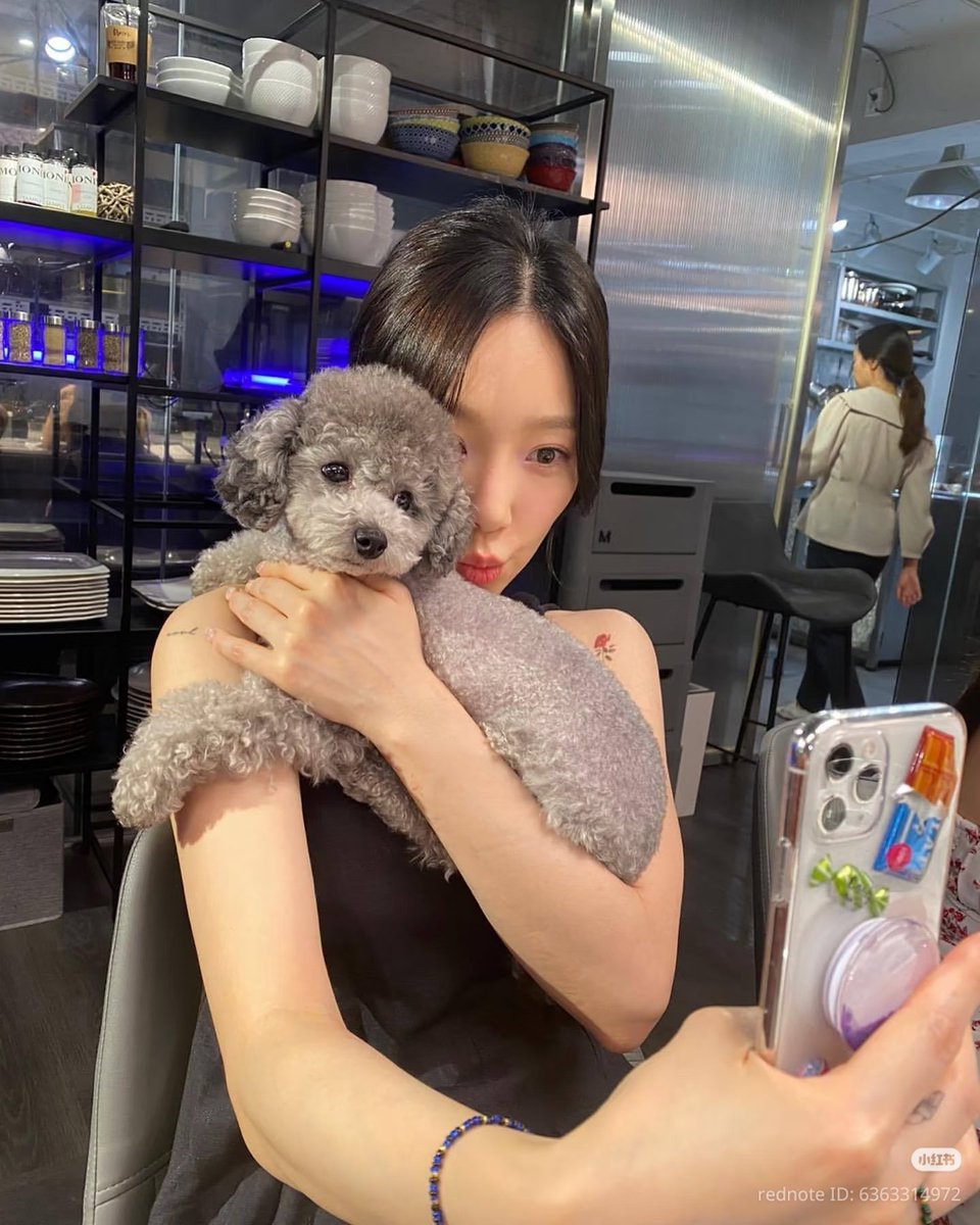 pinkpurple1518's tweet photo. Taeyeon bubble 💜
Zero is still Ty's precious one 

Q: Do you prefer giving love or receiving love?

Ty: "What kind of question is this? LOL. Of course I prefer being loved. But when it comes to Zero, I prefer giving love. 💜" https://t.co/EE4zvVF6bC