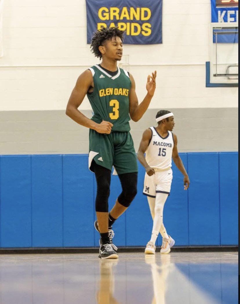 maarkell_1's tweet photo. Grateful to receive an offer from glen oaks college!! https://t.co/hpTVfuN6ou
