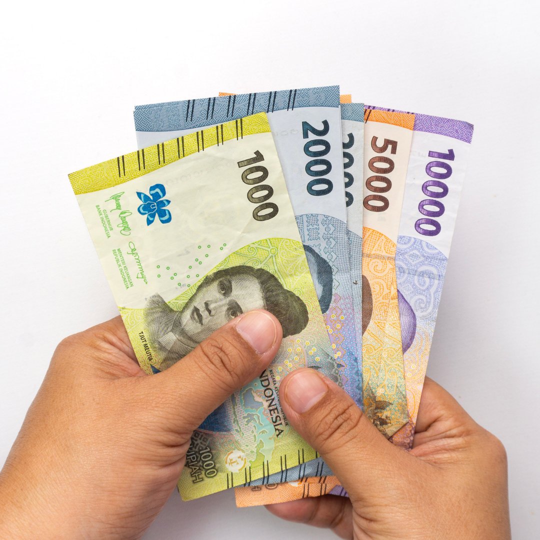 tempodotco's tweet photo. Rupiah Melemah, Pasar Merespons Dugaan Korupsi Jampidsus https://t.co/AeeK2QkI1t