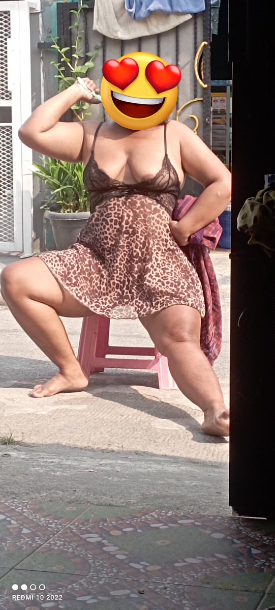 PassexCibitung's tweet photo. Cat rambut dlu... Pengering nya pke yg alami... Dan bikin hitam badanya juga alami... Hehehehheee.... Mntab kannn... https://t.co/OZfg3XcqKB