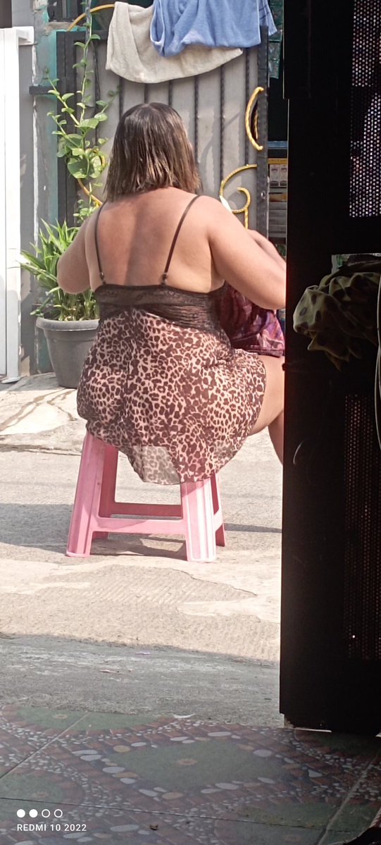 PassexCibitung's tweet photo. Cat rambut dlu... Pengering nya pke yg alami... Dan bikin hitam badanya juga alami... Hehehehheee.... Mntab kannn... https://t.co/OZfg3XcqKB