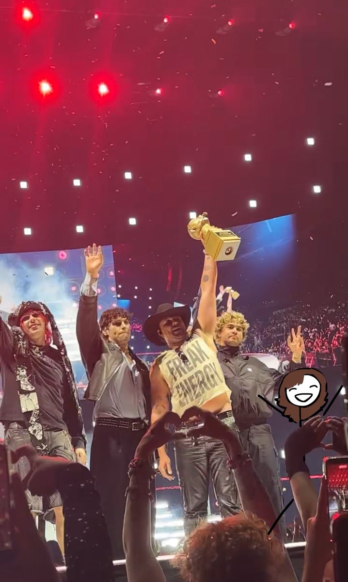 Skxll0's tweet photo. Guys I was on stage with 5sos.
#5sos #5secondsofsummer #5sauce #michealclifford #lukehemmings #ashtonirwin #calumhood #fivesecondsofsummer https://t.co/fwRYNTBgJQ