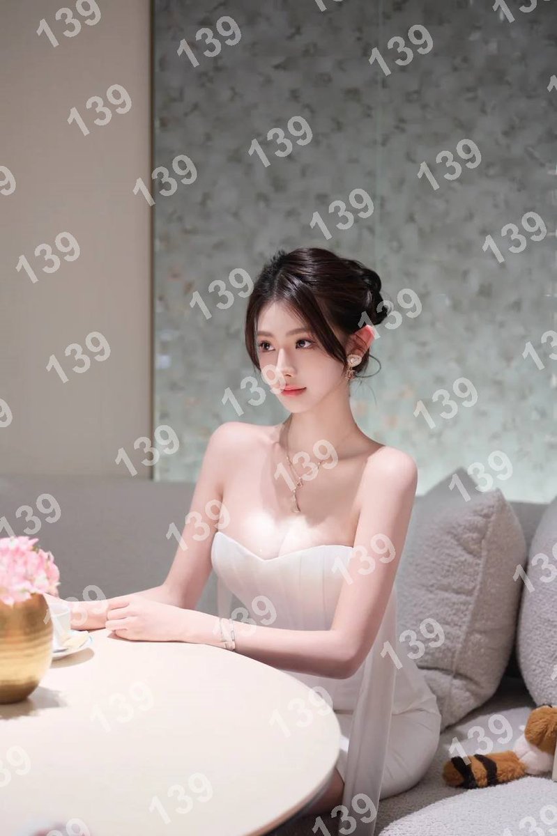 Yalasoooo's tweet photo. 珲春市
#延边
👉助理@francieleroman2
看上了请截图妹子便客服快速安排
这个世界充满假象，唯有痛苦不会说谎。 https://t.co/kuK2ZHtxfX