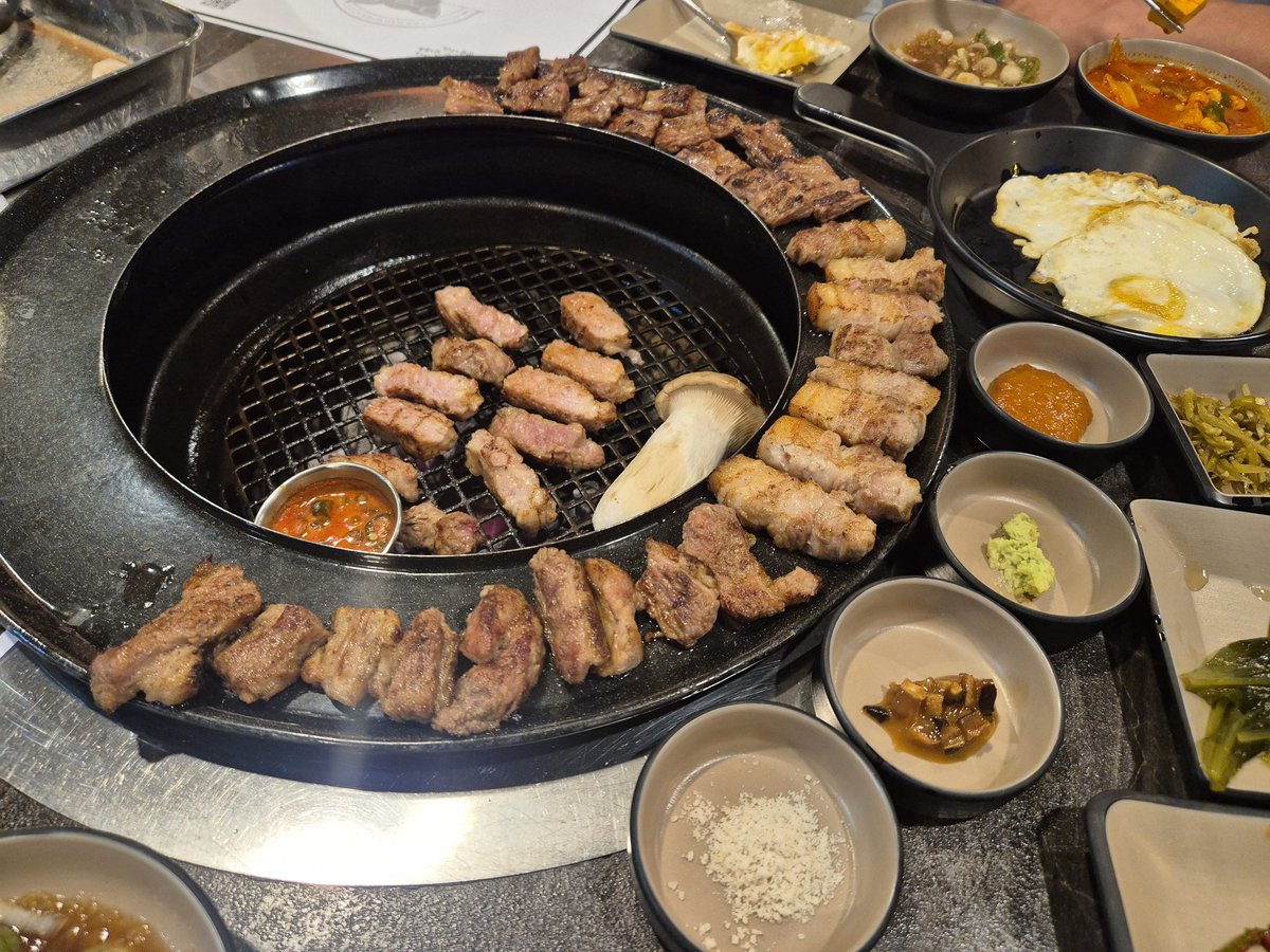 rairai092's tweet photo. 너무 잘먹구 다닌다앙.. 🥲
다이어트는 자꾸 미루는중.. 😭 https://t.co/IJ1N9aHvdP