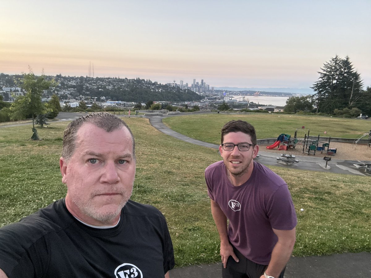 JoshuaTufts's tweet photo. @PieGodUW @terrydell @DeepSeaZ @tdawgshouse @Ansel_Easton @03dawg @nolecore @HoodHusky @McGrubbin #RunStreak #2398 #NoSkips all elevation gain & loss.
+
45 minutes of #F3 workout & trash collection
+
Doubleheader of softball (6 for 9 btw) https://t.co/phuBEiiXID