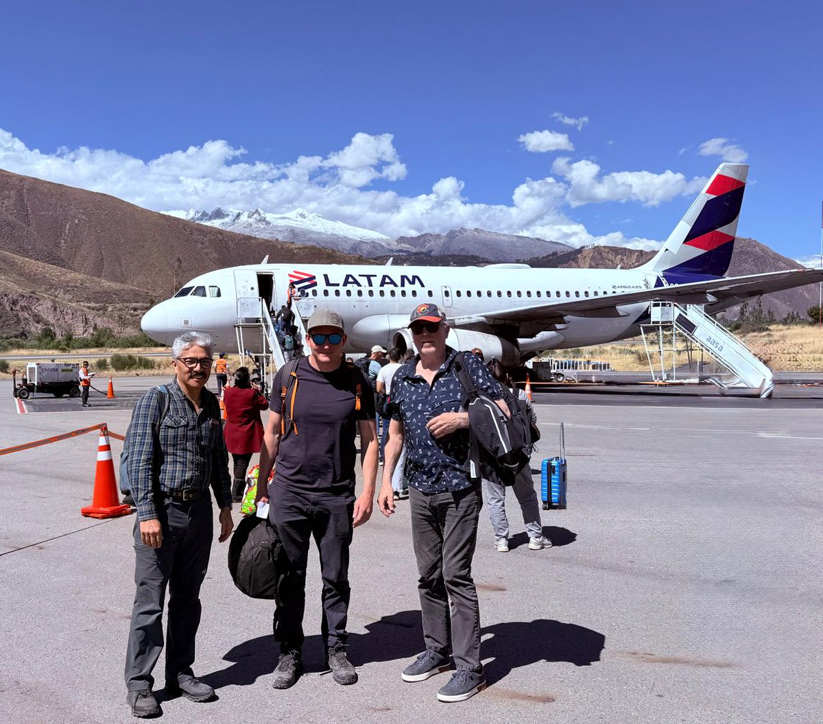 LukeLongridge's tweet photo. With Simon Ridgway &amp; Pedro Garcia in Huaraz. https://t.co/ugWZw634dv