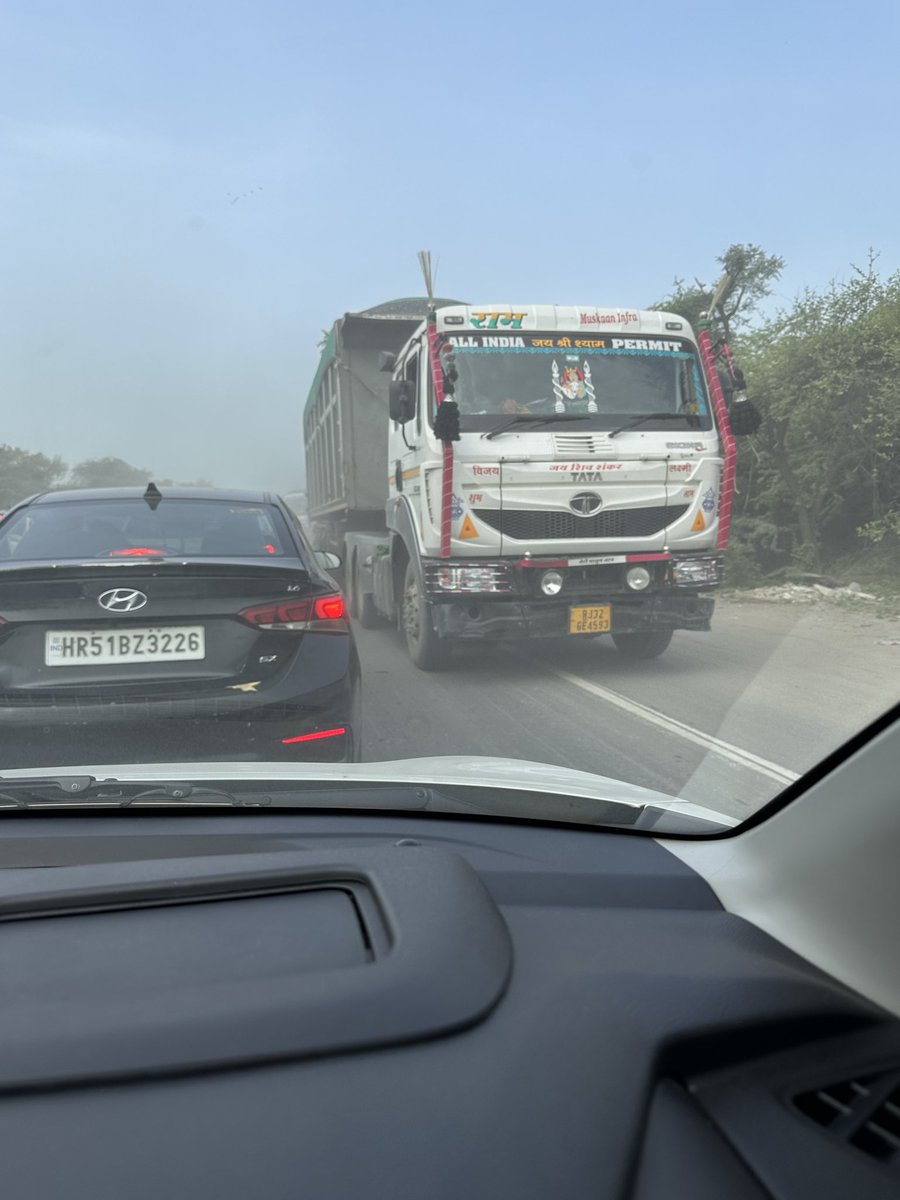 sandeep110's tweet photo. @DC_Faridabad @FBDPolice please look onto Gurgaon Faridabad road. Heavy load trucks are moving in no entry time. Creating lot of risk for daily office commuters. https://t.co/5k1HTtQJHe