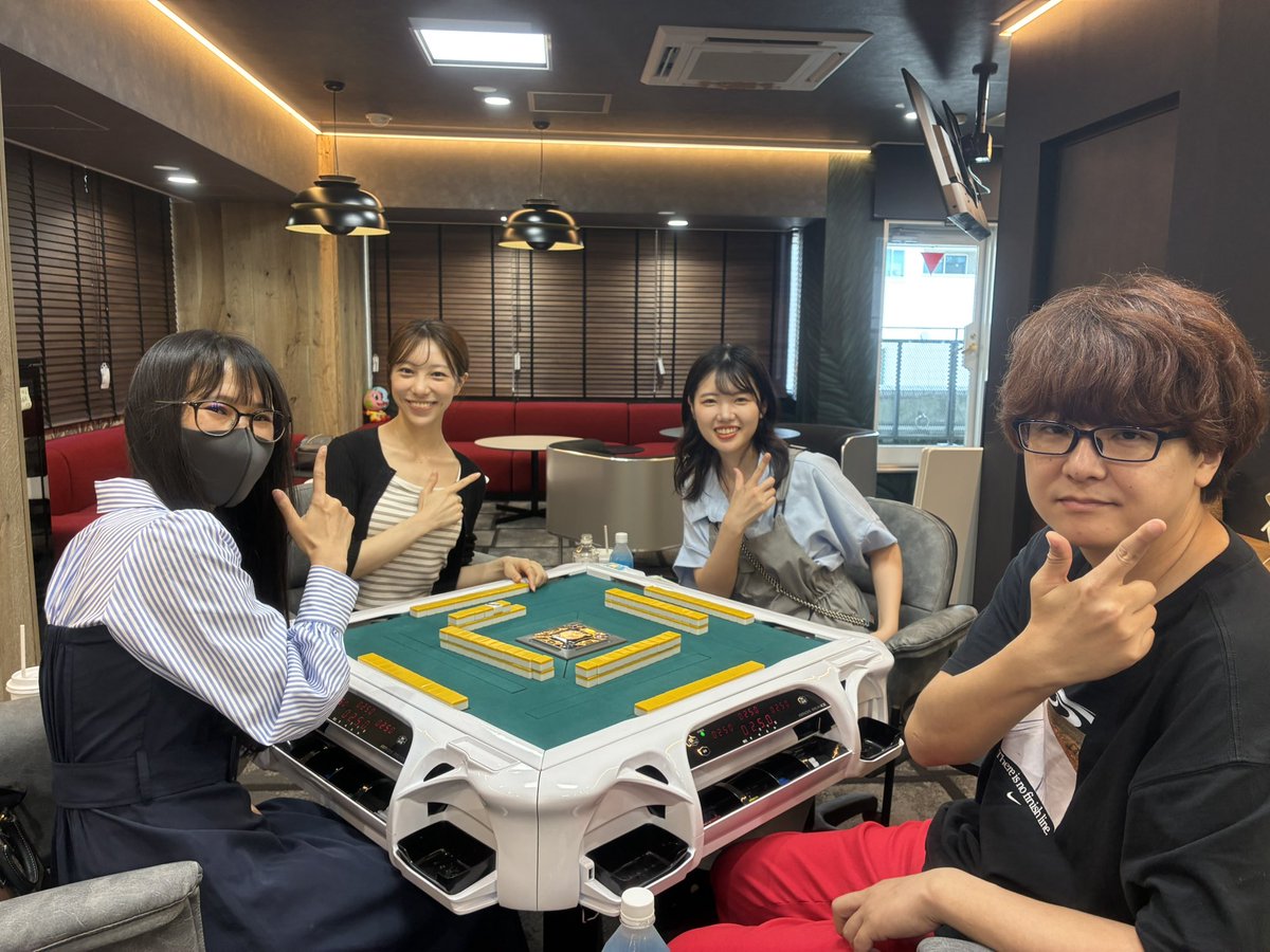 EarthJets's tweet photo. 本日の勉強会メンバーです👨‍🏫✨
"一馬女性に弱い"説がございましたので
こちらのメンバーでの開催です🥹 https://t.co/46RAFCK3Za