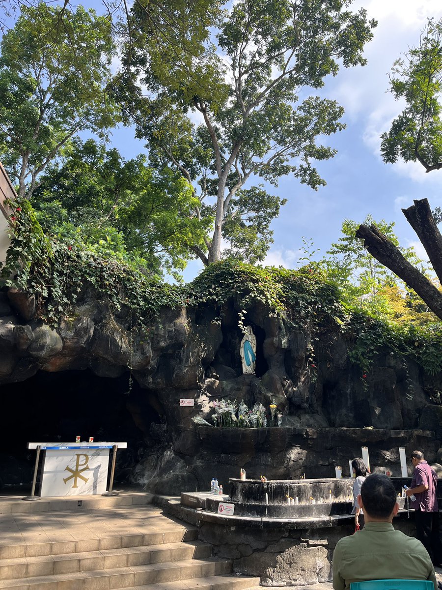 thepinpin's tweet photo. Masih belum bisa move on dari tempat kemarin (Goa Maria Kerep) https://t.co/gpm4udNfLQ