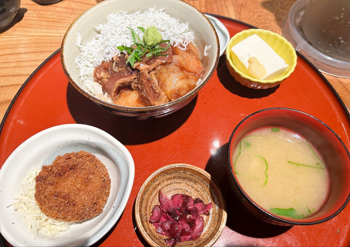 badtz_d's tweet photo. ランチ1000円🐟
@目黒 https://t.co/k39tPKlbvN