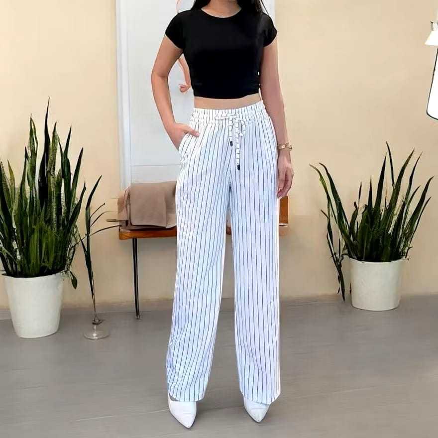 forkyungsoo12's tweet photo. ￼Everyday Pants - Stripe Pants - Celana Panjang Wanita Baggy Kantor Kuliah Motif Garis Kulot Pinstripe https://t.co/FfWEmNJ3Z6 https://t.co/Fh3FwaSS9R