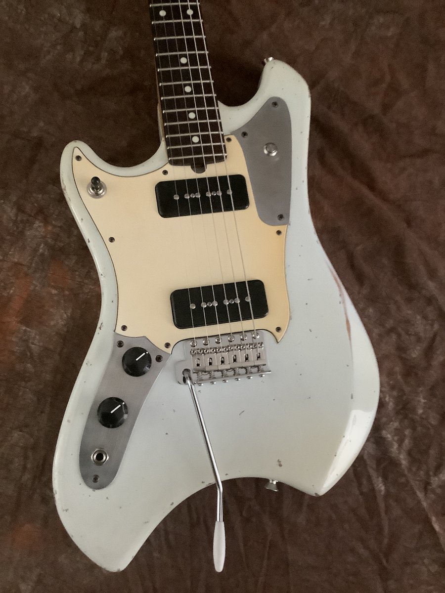 151A-MO P90」 NECK： メイプル/ローズ指板300R/22F、BODY：アルダー2P