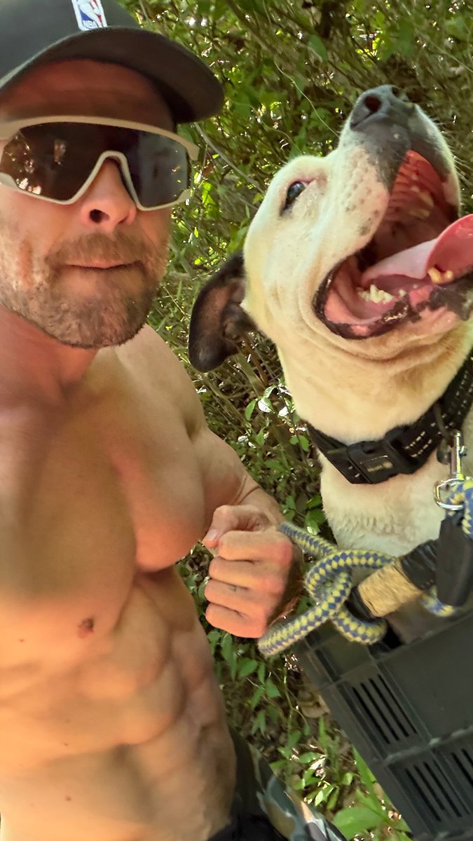 ChrisHemsOnline's tweet photo. 📸 Chris Hemsworth via Instagram story. https://t.co/Tg58M2FJOd