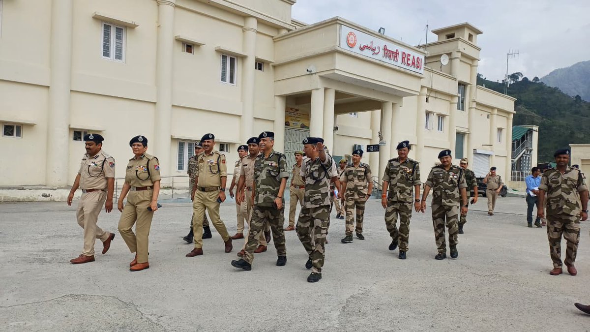 CISFHQrs's tweet photo. Directors General of CISF & RPF Review Security Arrangements for Shri Amarnath Ji Yatra-2026

Shri Praveer Ranjan, DG CISF and Ms. Sonali Mishra, DG RPF, inspected railway tracks and key stations from Srinagar to Shri Mata Vaishno Devi Katra, including the Chenab and Anji Rail Bridges to review security arrangements and operational preparedness for the ongoing Yatra.

The visit included briefings on force deployment, multi-layered security, access control, contingency planning and inter-agency coordination. They also interacted with personnel on the ground and provided guidance to further strengthen the security framework.

#CISF #RPF #ShriAmarnathJiYatra2026 #Teamwork #ShieldofSecurity #Nationfirst #JammuAndKashmir #Kashmir #Jammu #ChenabBridge #AnjiBridge

@HMOIndia  
@MIB_India  
@mygovindia  
@RailMinIndia  
@RPF_INDIA  
@JmuKmrPolice  
@crpfindia  
@DDNewslive