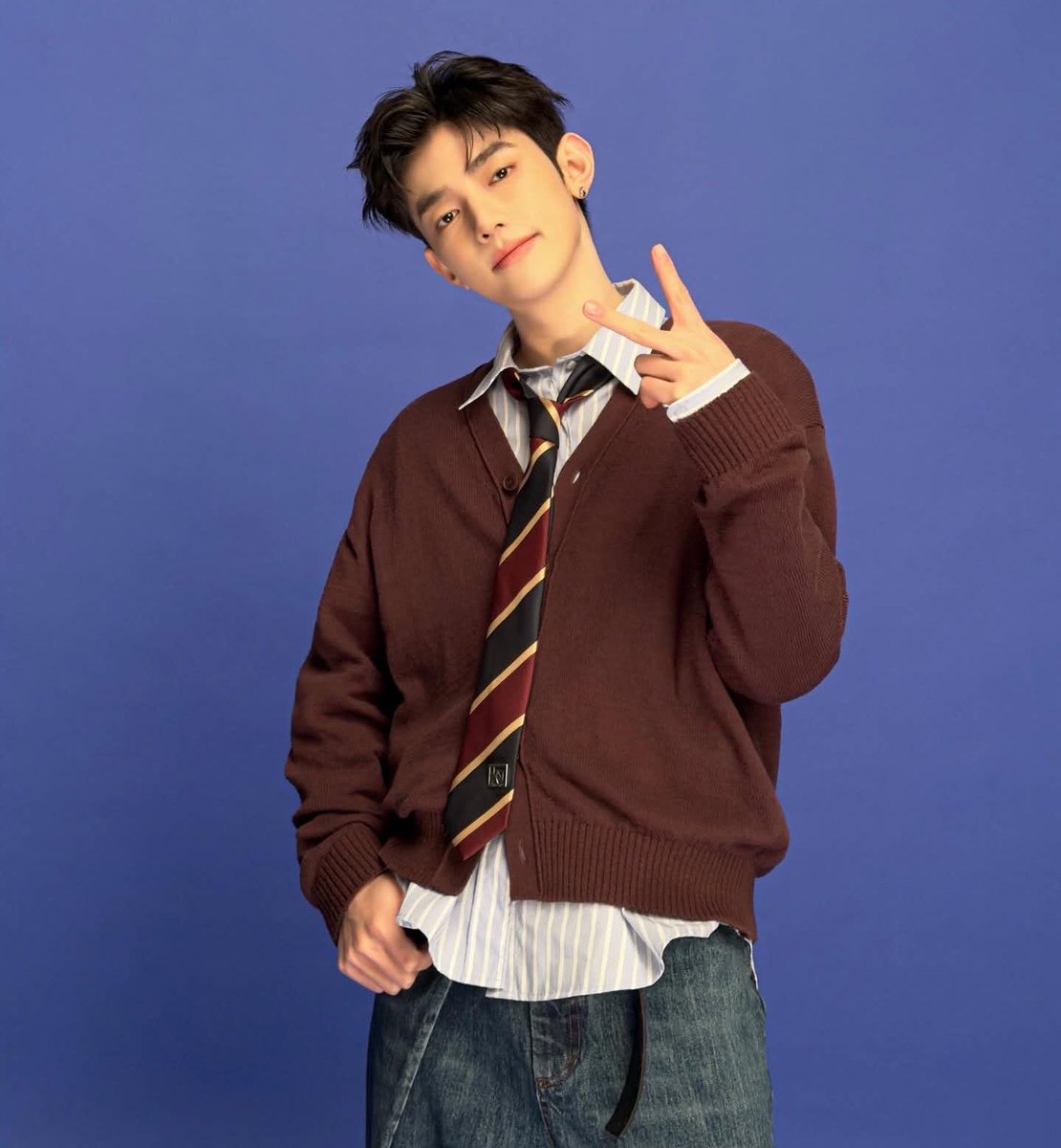 zhangholiic's tweet photo. head boy zhang hao x quidditch captain hanbin send tweet https://t.co/Rz1H8WReeV