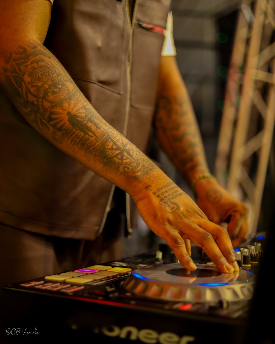 ogb_report's tweet photo. DJ Opdot Through my lens At The cute Abiola's Grand breaking show, Comedy Festival at Ilorin.

📷OGB Visuals. https://t.co/6bOVqjEFYa