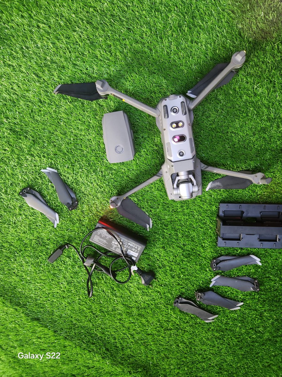 EachAura's tweet photo. 2. DJI MAVIC 2 . No controller. https://t.co/Vc0pDrifjj