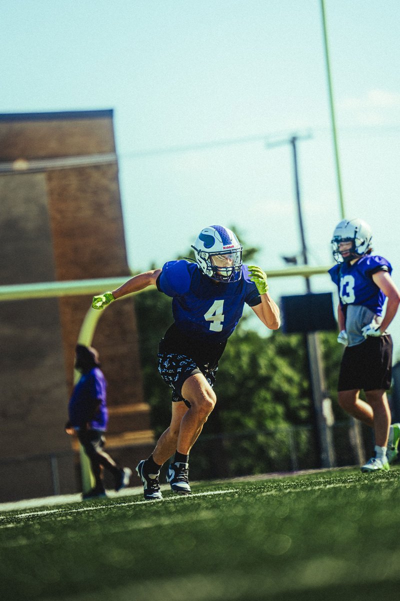 IanCalderon816's tweet photo. Yall gonna recognize me after this year just watch. 
#RowTheBoat

@Coach_Rosey_50 
@CoachMalone816 
@VikingFB_KC 
@CoachMcNealFB https://t.co/THO1IzESIB