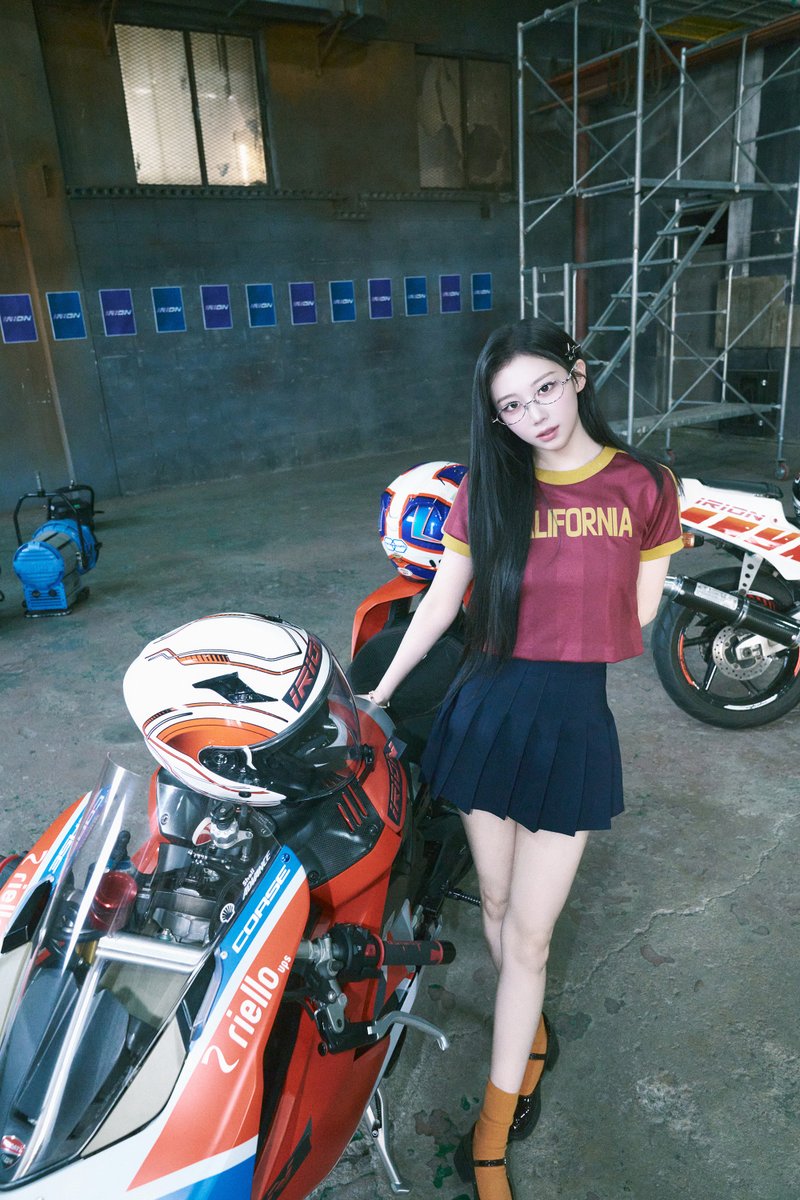 mydebut_official tweet media