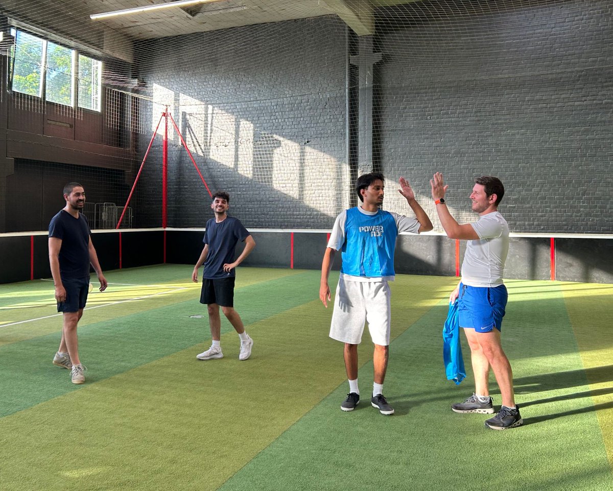Alten_france's tweet photo. ⚽ Esprit d’équipe, fair-play et bonne humeur au rendez-vous lors de notre récent tournoi de football à Bruxelles ! 🙌🏼

Merci à tous les participants pour cette belle soirée. 

#EspritDEquipe #TeamBuilding #FairPlay #Football https://t.co/ddly3Sw5Rh