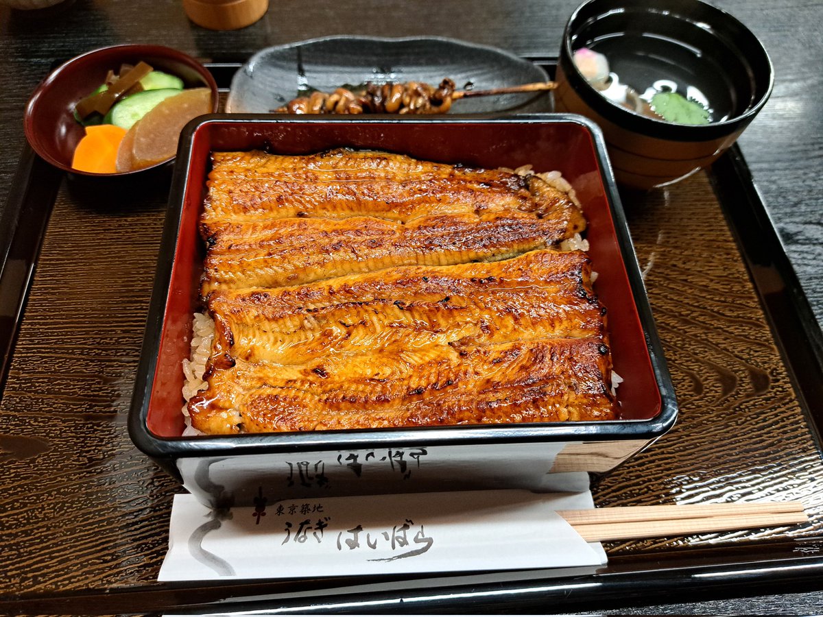 emi3hotriver's tweet photo. 初！キムタク

いまね、築地場外でキムタク。
｢撮影禁止｣カードをスタッフ。
TVの方が若い。
実物の方が｢年相応｣。

で、アタイはうなぎ #はいばら https://t.co/IMhdutGsZE