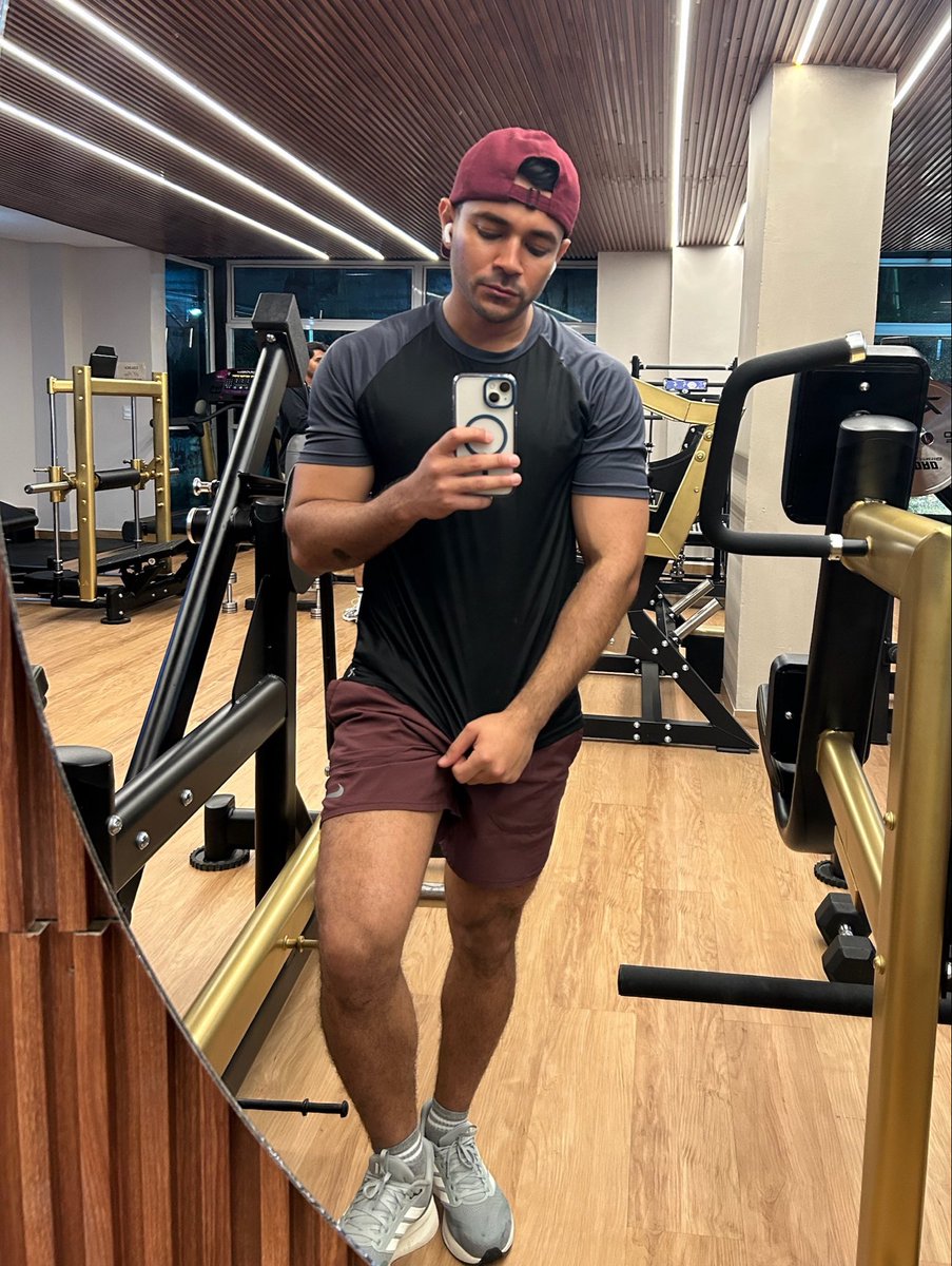 Pacoyo03's tweet photo. Se dió todo 🔥  #gym #gymlove #Gym, #Fitness, #Workout, #GymLife, #FitFam, #GymMotivation #FitnessMotivation. https://t.co/tMXt42KYF4