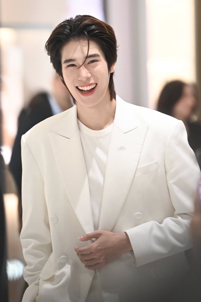 nanpepiwoo's tweet photo. ข่าวแวววงไฮโซวันนี้ พบกับคุณภูวินทร์ ทายาทเจ้าของธุรกิจหมื่นล้าน https://t.co/MbzNQnbiFO