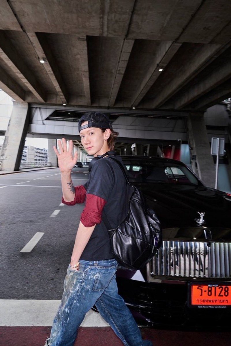 Paisonin_'s tweet photo. อิดอกรอบนี้สปอนเล่นใหญ่มาก MGC asia บ.นำเข้ารถทั้งRollsRoyce , mini. xpeng bmw พวกเรือไรงี้ก็ด้วย เป็นสปอนให้เตนล์ เหลือจะเชื่อ คือวงการรถรุ้กันอะ ว่านี่เล่นใหญ่สุดกับศปล.เท่าที่เคยเห้น มึงมามุง
#TEN #เตนล์ #TENCORE0110 #TEN10thAnniversaryConcert #MGCASIA #RollsRoyceSpectre #XPENGX9 #XPENGThailand #RollsRoyceMotorCarsBangkok