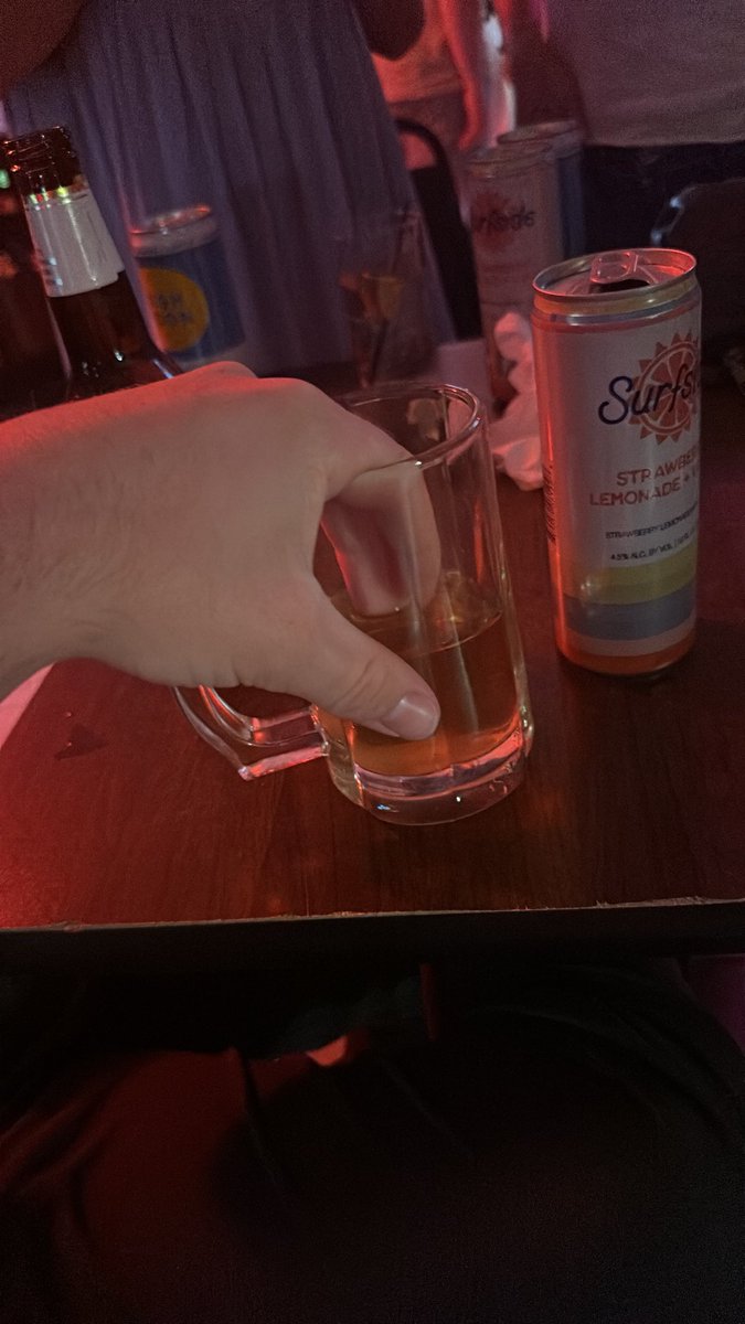 ghuegherlovebox's tweet photo. Connor is 21 #firstbeer https://t.co/KQHzja0g2c