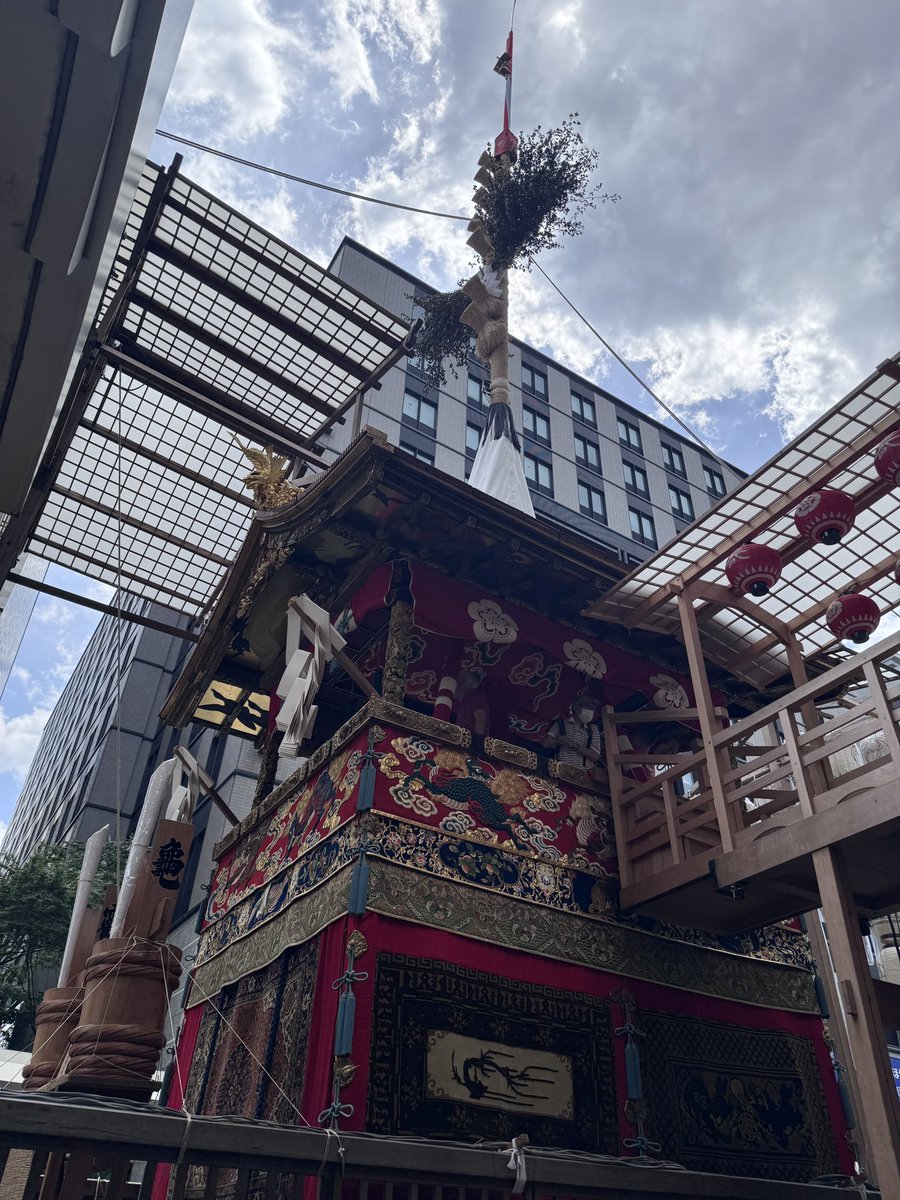 mizuirogreen39's tweet photo. 京都の夏は暑い https://t.co/blqkVrWbOV