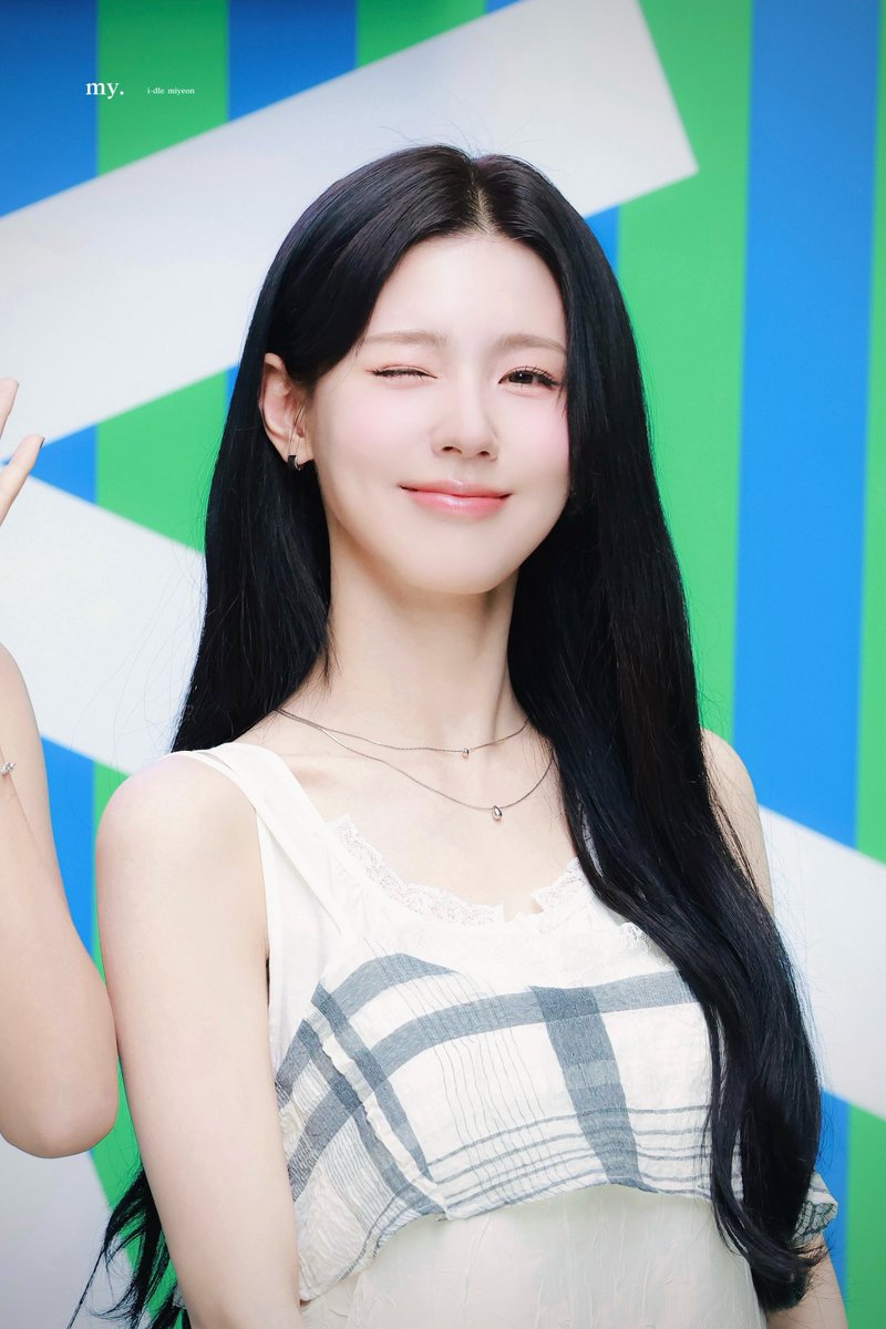 970131my's tweet photo. 260714 💚🤍

#아이들 #idle                       
#미연 #MIYEON https://t.co/nuvdF4citE