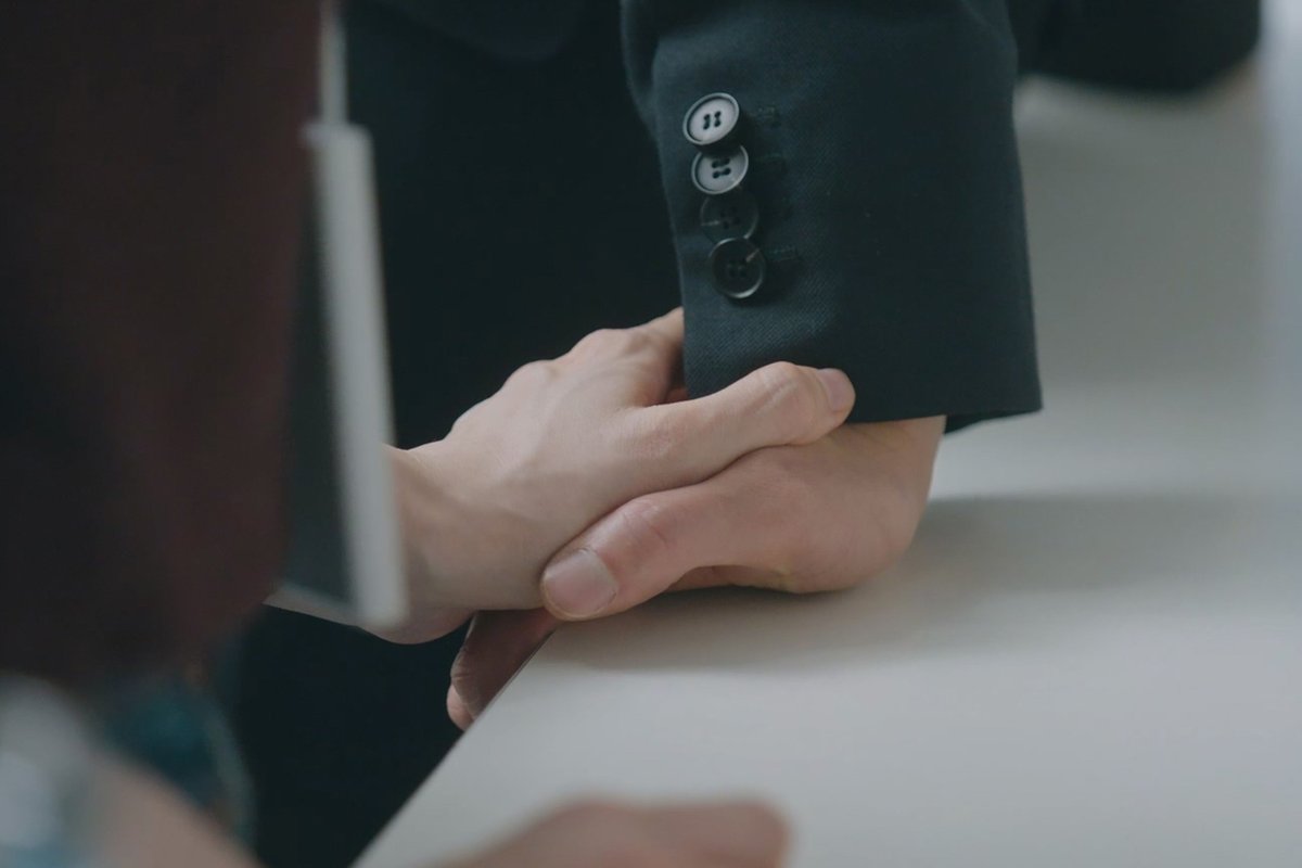 CJnDrama's tweet photo. 내출 보는 사람만 아는 서인국♥박지현 손..

몰래 연애하는 손       단둘이 있을 때
엄지 쓰담쓰담            최종 기절

#내일도출근! https://t.co/sIcaiWJsYi