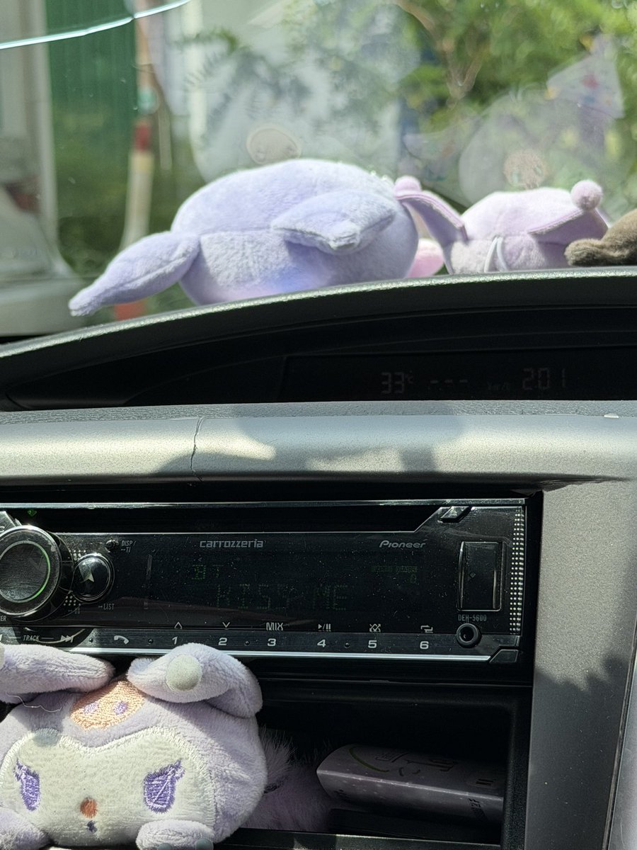 GH2_hakai's tweet photo. 外気温33°C！？
エアコン死んでる車はきつい… https://t.co/ihbjyZKmRJ