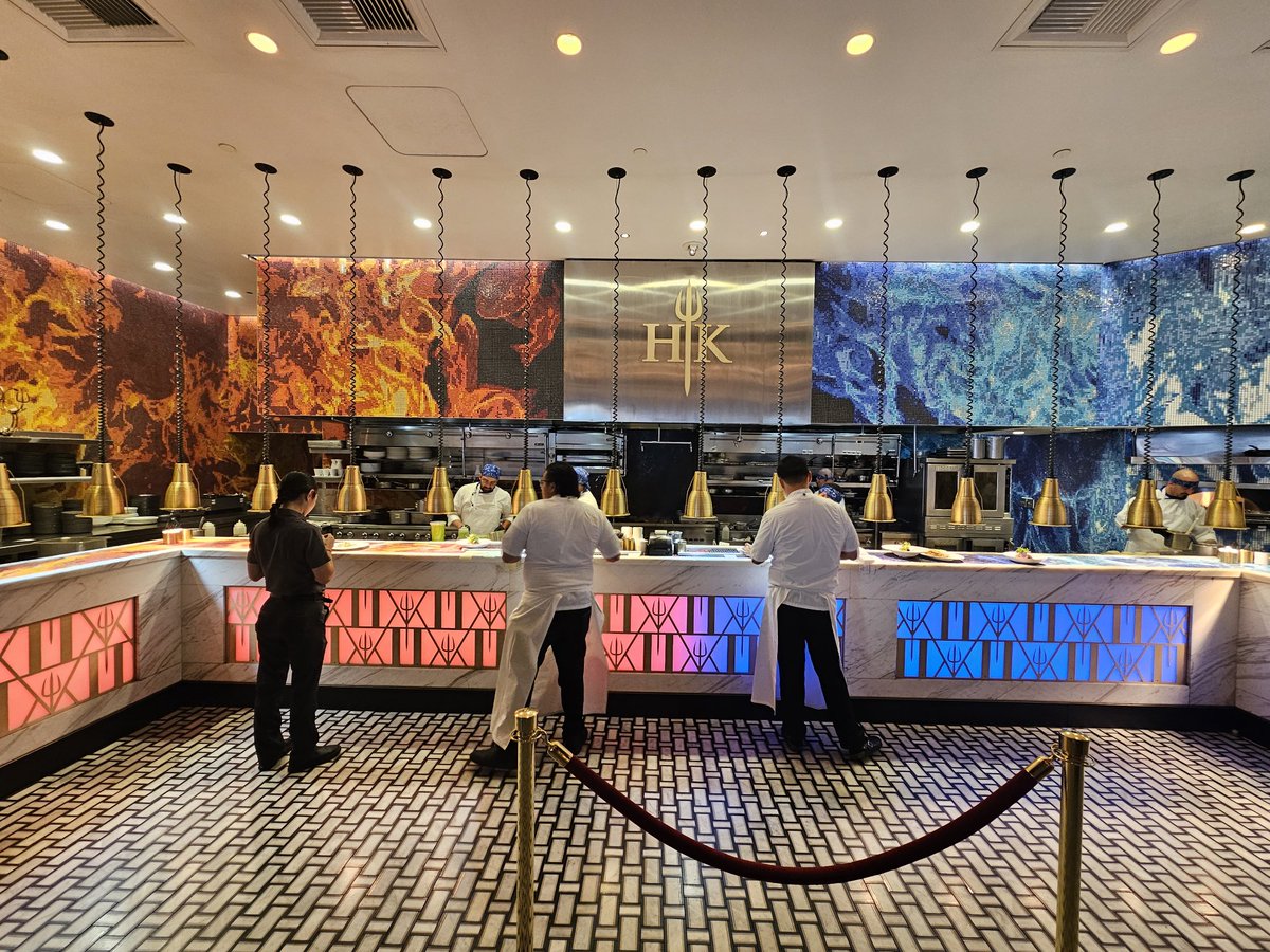 BeeSmoke_'s tweet photo. Day 7 / ate some nice food, and explored Vegas https://t.co/mV9cyveMBI