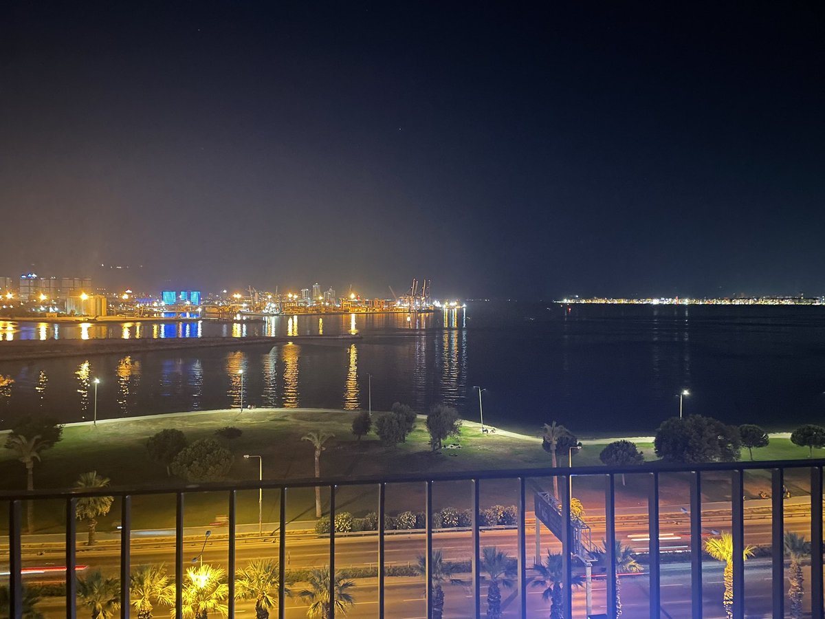 izmirhnd's tweet photo. En bi sevdiğim beyefendiciğim her yaramazlık yaptığımız da asla saatler nasıl geçiyor anlamıyoruz iyi ki sen🥰😍 
#izmir https://t.co/FkMgHFZ8Cg