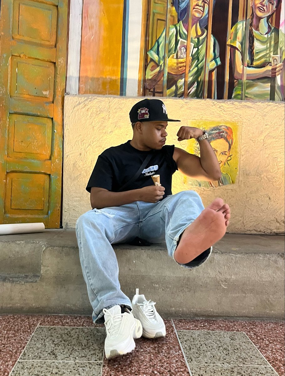 ALPHABLACK_88's tweet photo. Malholientes feet to lick and sniff tonight, your favorite taste and smell 😏🦠

Findom 

@slave_here @rt_feet 

#Findom #Cashmaster #PayPig #slavemoney #feet https://t.co/cggfuxFDxX