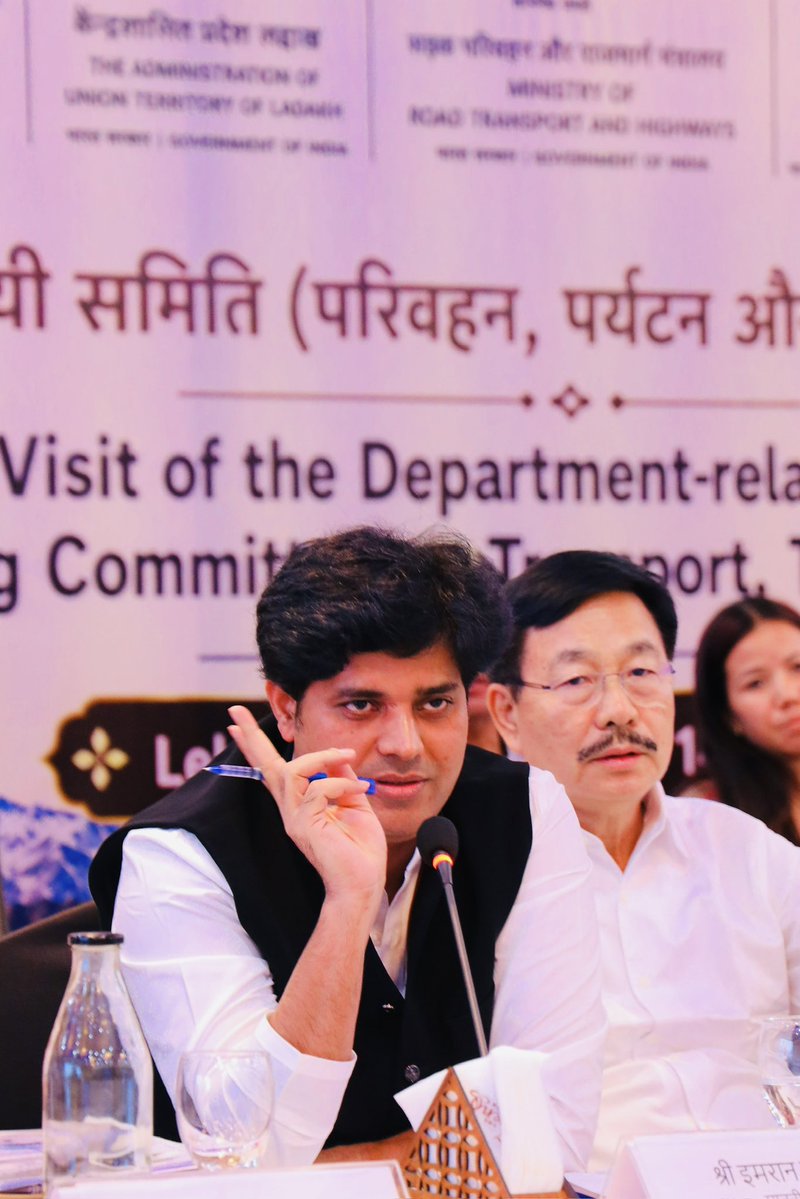 ShayarImran's tweet photo. परिवहन, पर्यटन एवं संस्कृति मंत्रालय की पार्लियामेंट्री स्टैंडिंग कमेटी की लद्दाख में हुई स्टडी टूर की बैठक में शामिल हुआ और लेह और लद्दाख में राष्ट्रीय राजमार्गों की स्थिति सहित वहॉं के कल्चर को समझने का अवसर मिला।
भारत का एक अनूठा क्षेत्र जिसकी भौगोलिक स्थिति पूरी दुनिया को लुभाती है।