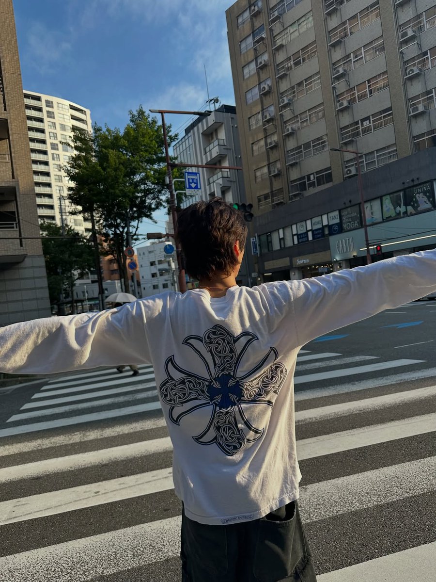 daintoiny's tweet photo. anton in fukuoka <3 https://t.co/9scHrNDQw8