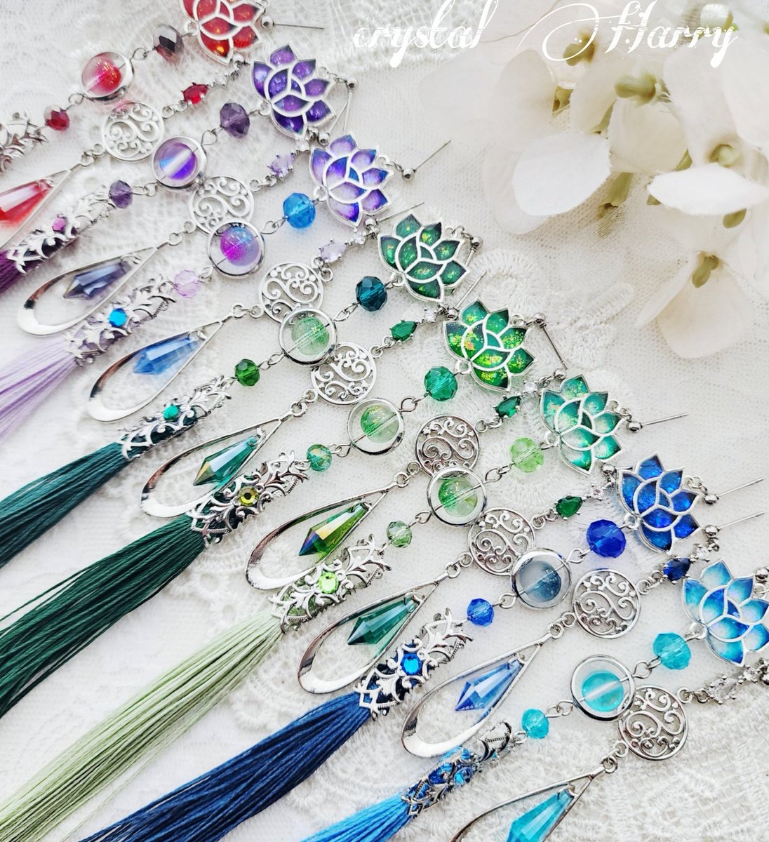 ATELIER_y_i's tweet photo. 蓮華の耳飾り🪷⟡.·*.
お祭り、夏のまとめ髪にピッタリなロングタッセルピアス。
三連休中に再販予定です✨ https://t.co/dQ6RU883UT