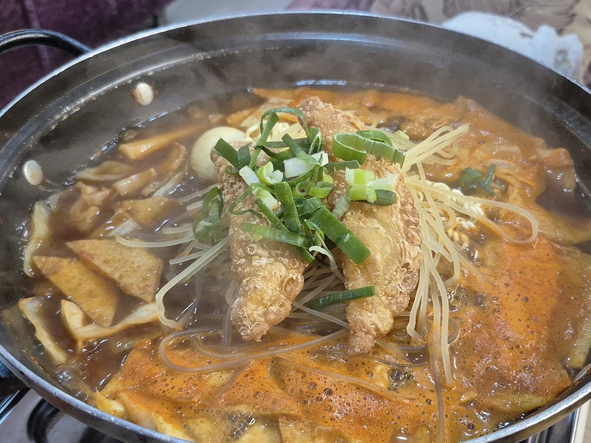 chu__day's tweet photo. 너 없으면 누구랑 놀지 https://t.co/EoEBQNSHbG
