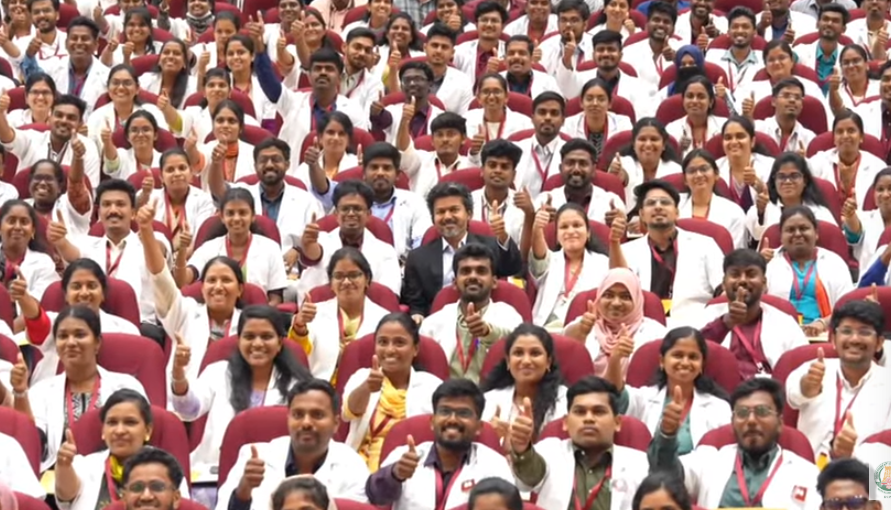 VTLTeam's tweet photo. Group Photo Time @CMOTamilnadu https://t.co/vD0Q3lAJ1v