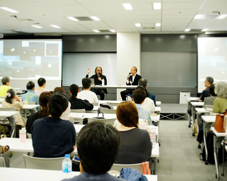 tdesuzuki's tweet photo. 日曜日は東京講習会
ゲスト対談は、精神科医の西脇俊二先生。ヒーリングや浄霊、オーラ、UFOや宇宙人、健康で長生きの話など、多岐にわたるテーマだった。サプライズで秋山眞人先生も登場。非常に内容の濃い講習会となりました。

ご参加いただいたたくさんの皆様、ありがとうございました♪ https://t.co/6B8uXxDA0X
