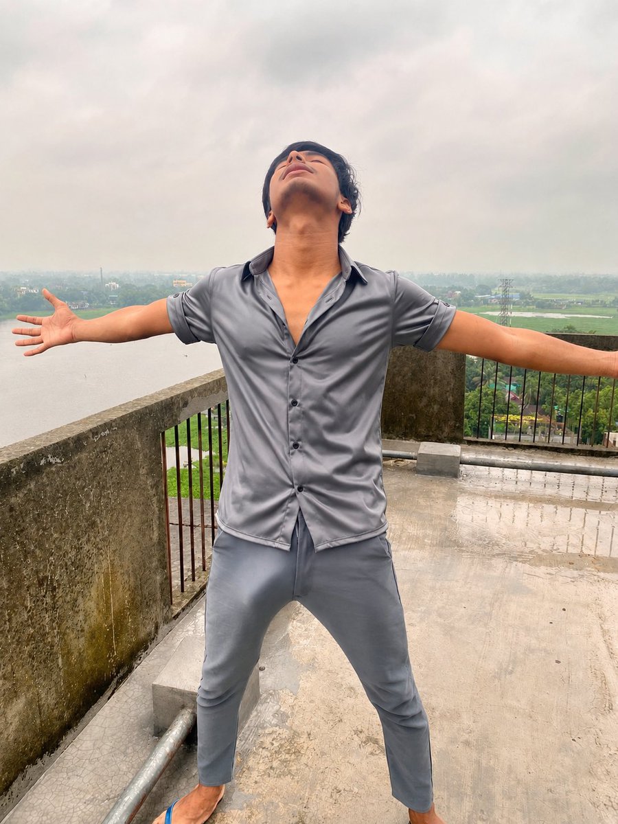 ShirtMr83051's tweet photo. சின்ன பையன் தான் ஆனால் நல்ல தெறியுது😘😘🍌🍌🍌🔥🥵 https://t.co/XnFNYl0okd